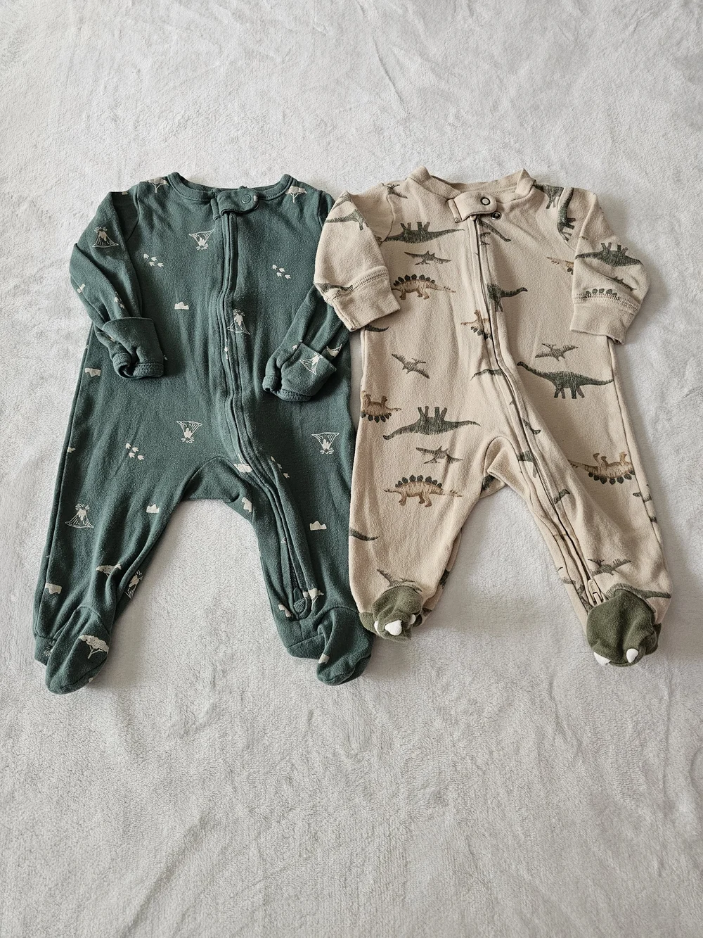 Carter’s Baby Footed Sleeper Pajama Bundle Dinosaur Print Zip One Piece 0-3M